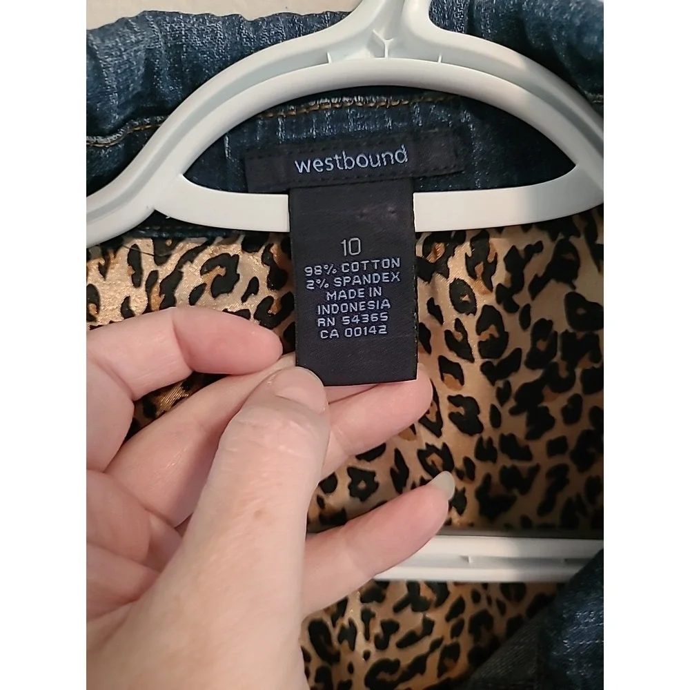 Westbound Vintage Dark Wash Jean Jacket Rhinestone Buttons Women 8‎ Animal Print